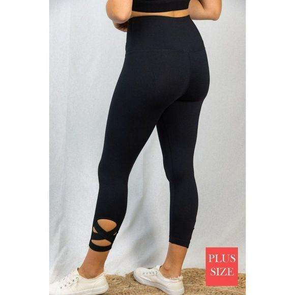 SALE! White Birch Black Workout Gym Leggings Criss Cross Crop Length Stretchy - Picture 2 of 4